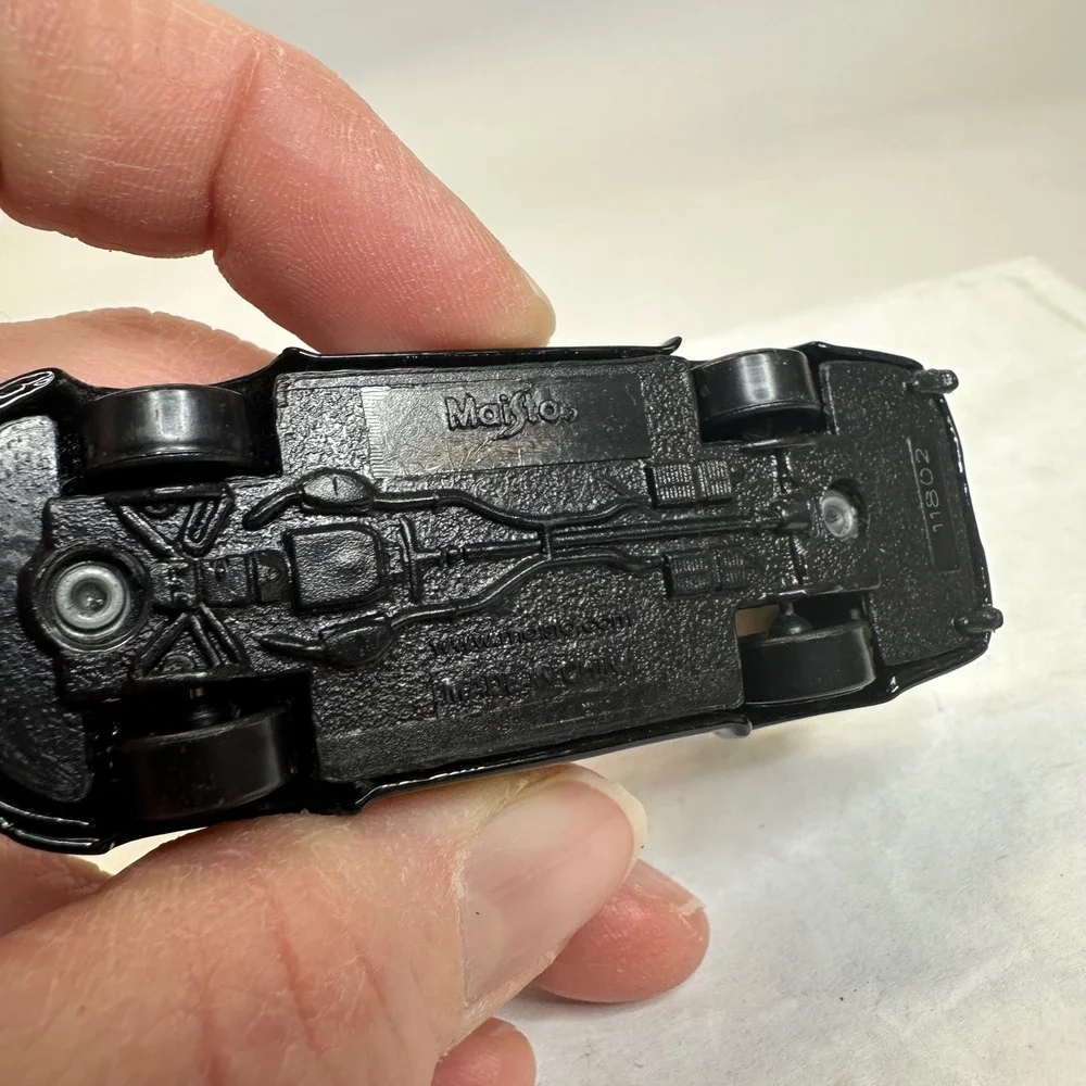 Maisto‎ Haywood Police Tactical Unit 1035 Diecast Car Black White 1/64 Scale